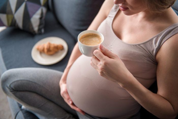 can-you-drink-decaf-coffee-while-pregnant-coffeespiration